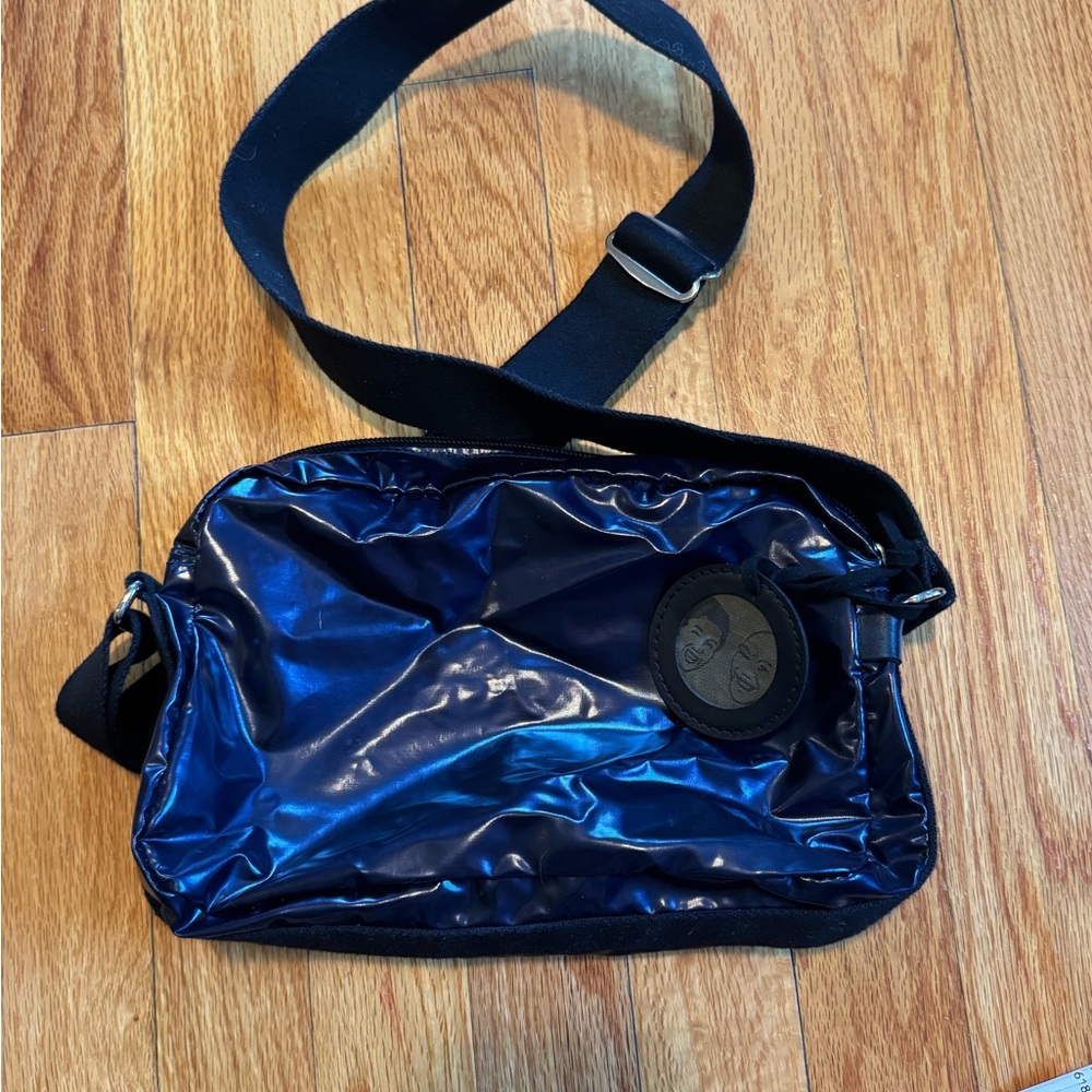 Like new! Jack Gomme crossbody bag.